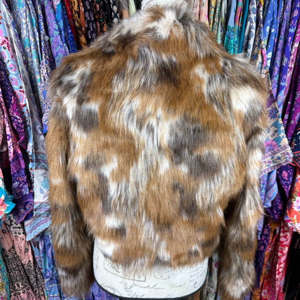 ✨ SPELL The Nomad Faux Fur Jacket ✨ NWT - Picture 5 of 10